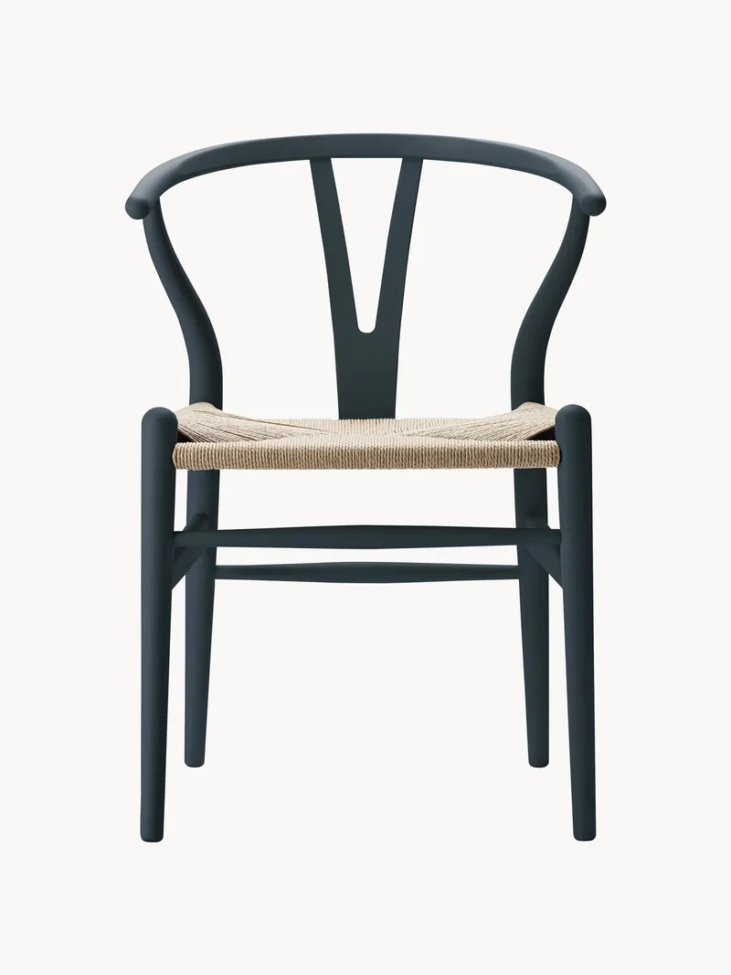 Holzstuhl CH24 Wishbone mit geflochtener Sitzfläche von Carl Hansen & Søn – Produktfoto