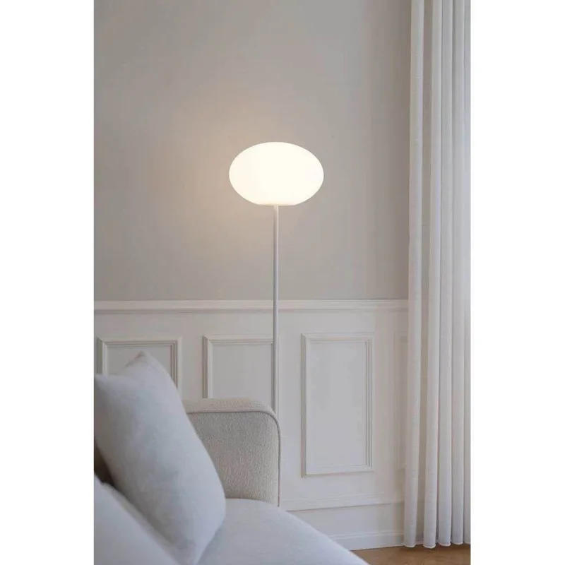 Eggy Pin vloerlamp, dimbaar Ø 32 cm, wit/opaak by CPH Lighting – product photo
