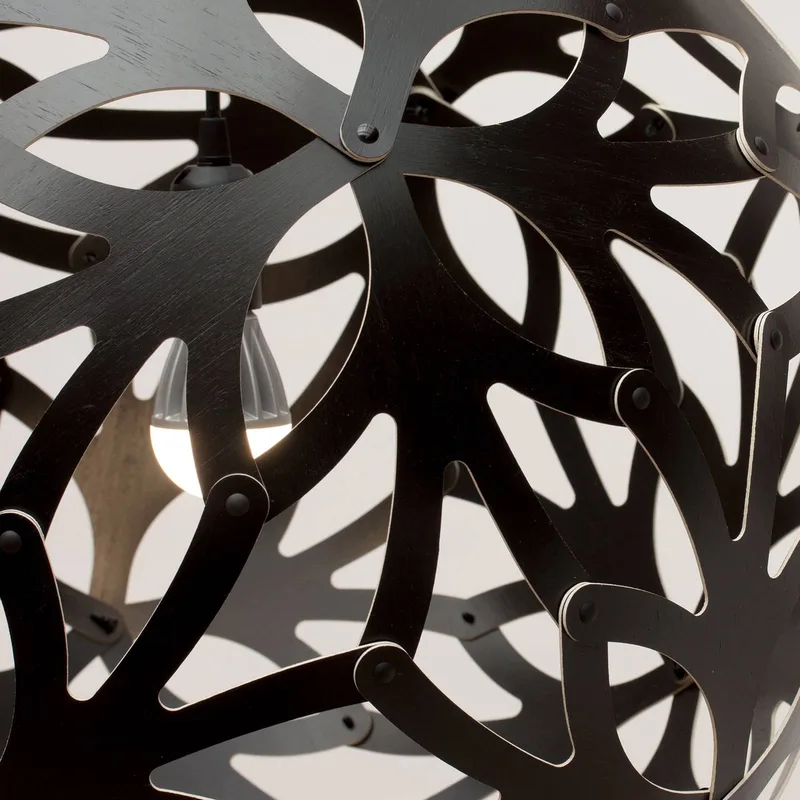 Floral Hängelampe Ø 60cm by David Trubridge in Black – product photo 3 of 3