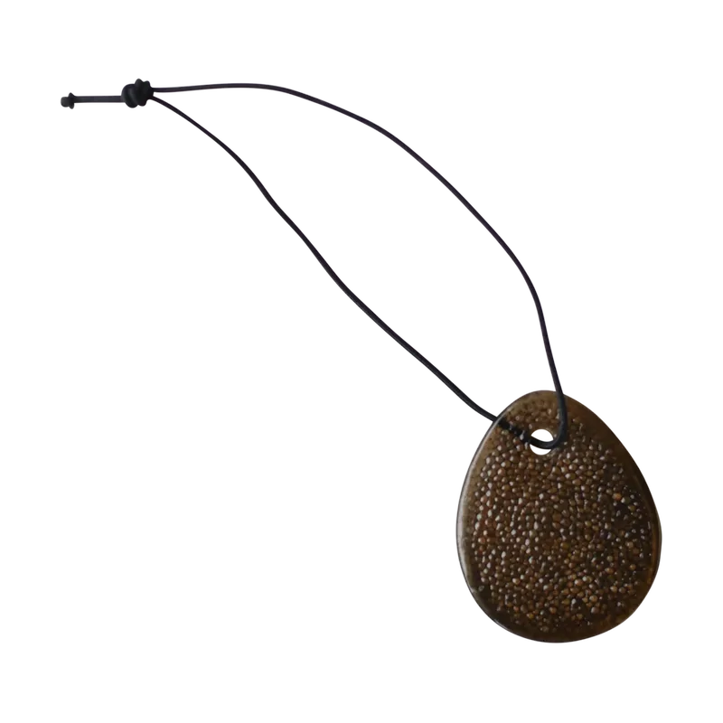 Airy hanging egg Dekoanhänger Brown de DBKD – photo du produit