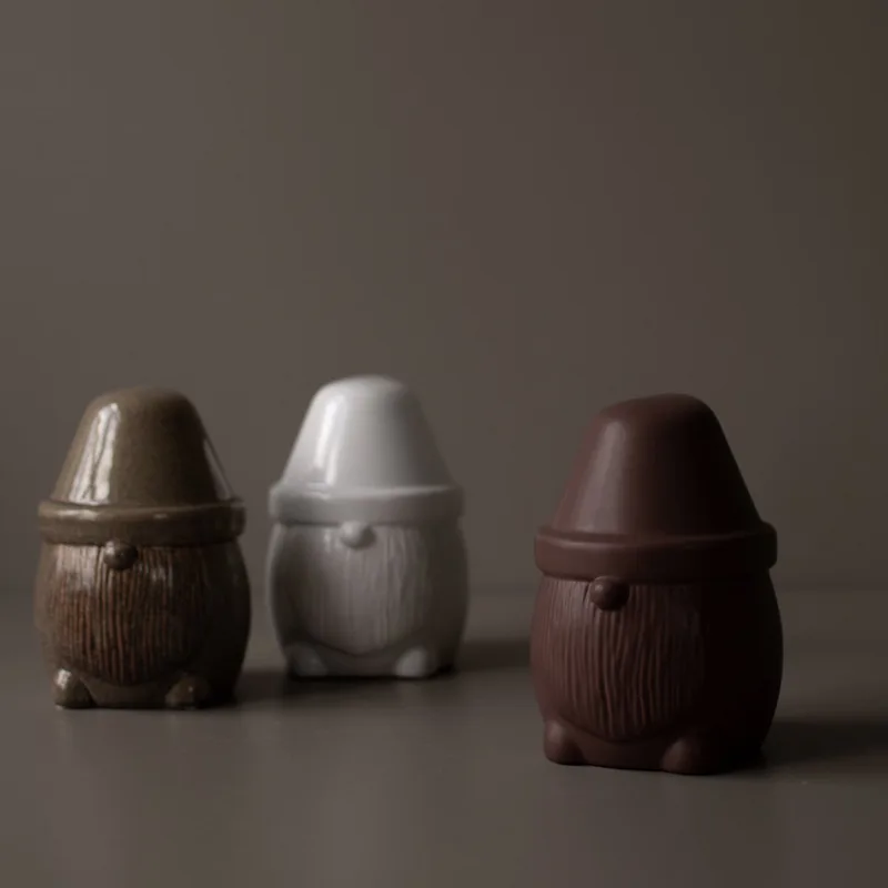 Bearded Santa - Marroon by DBKD in Bordeaux – Bruin – product photo