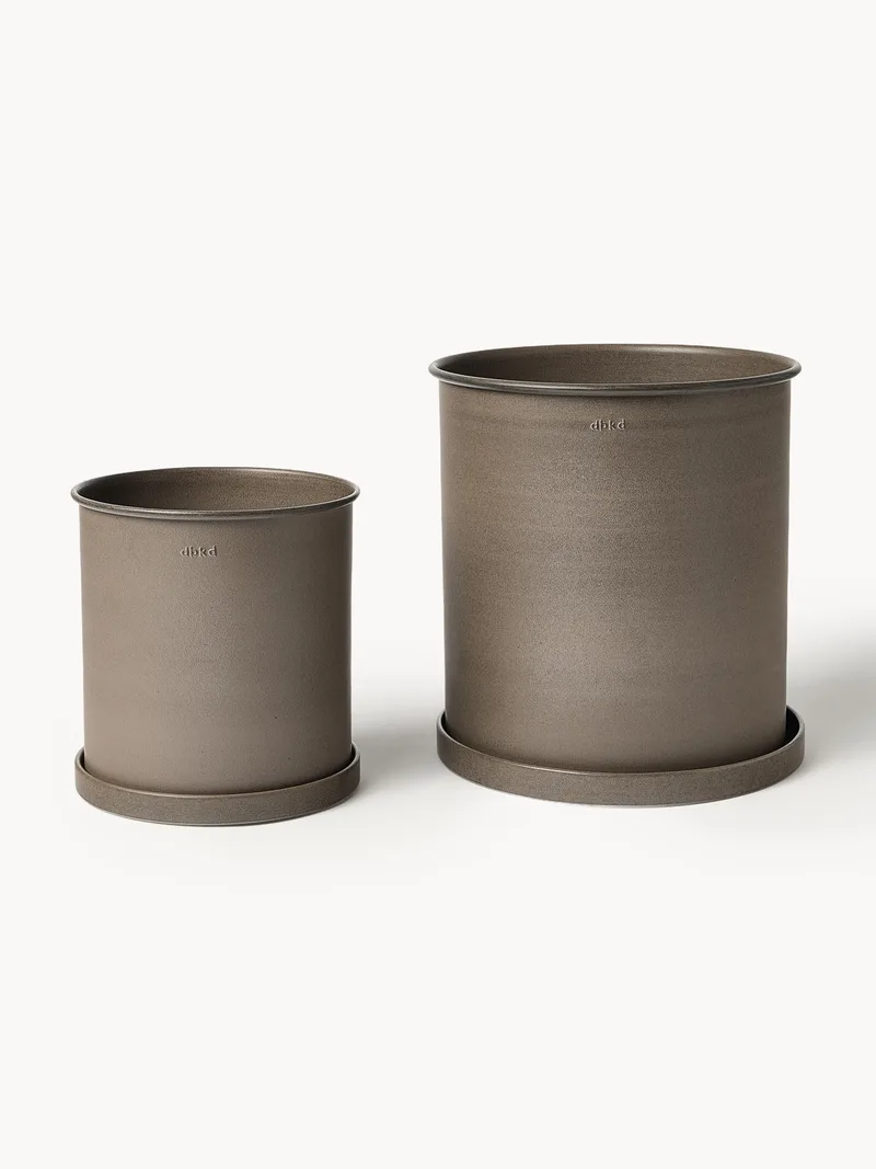 Grote outdoor plantenpotten Out, 2-delig van DBKD – productfoto