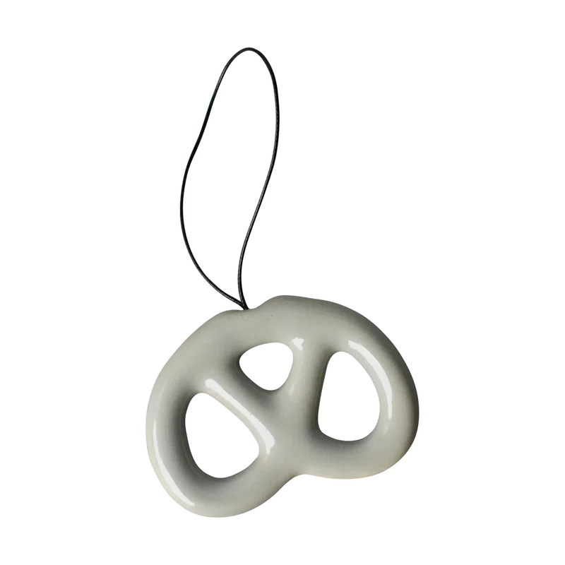Hanging pretzel Dekorationsanhänger Shiny mole de DBKD – photo du produit