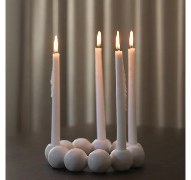 Kerzenhalter Adventskranz Bright in mattem weiß für 4 Stabkerzen by DBKD – product photo 1 of 4