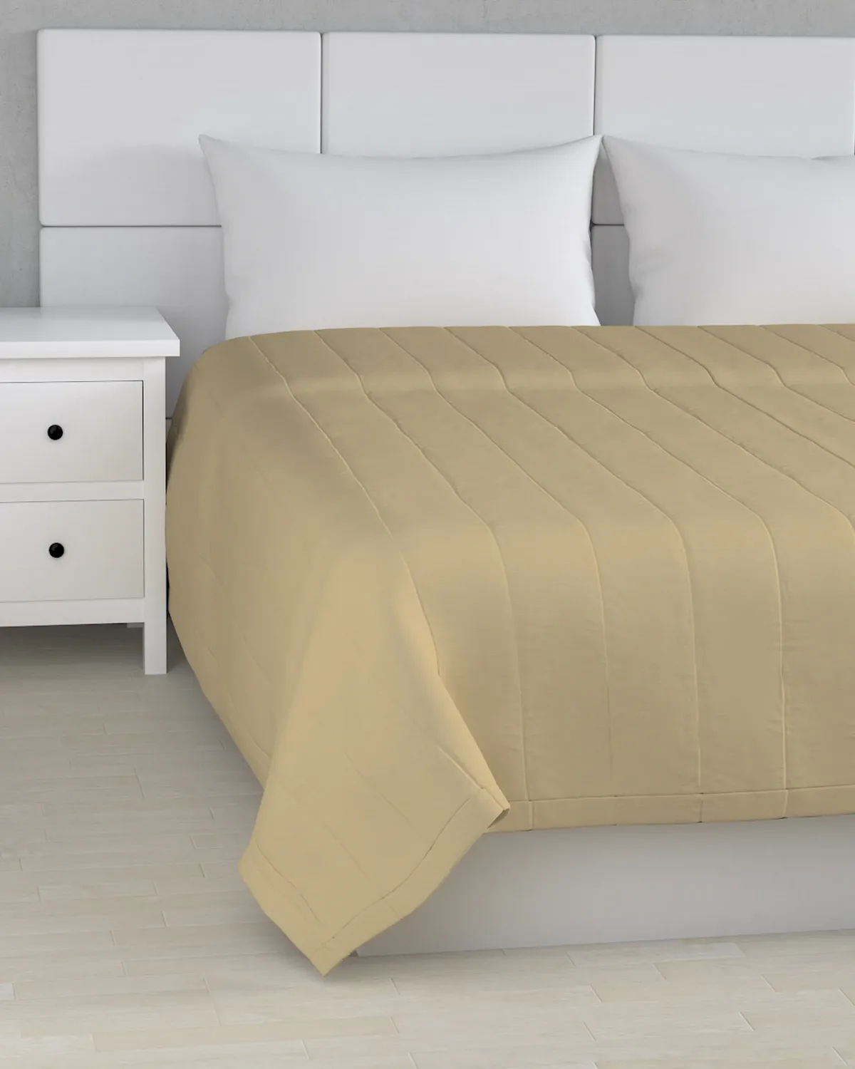 Tagesdecke mit Streifen-Steppung Farbe beige van Dekoria – productfoto