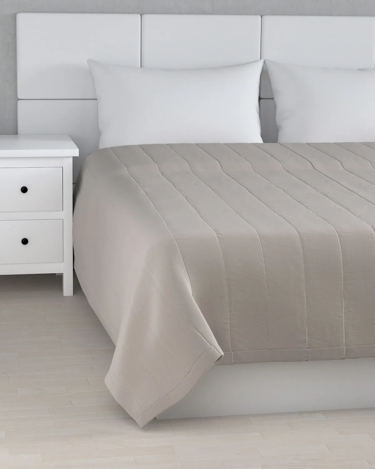 Tagesdecke mit Streifen-Steppung Farbe beige Stoff samt van Dekoria – productfoto