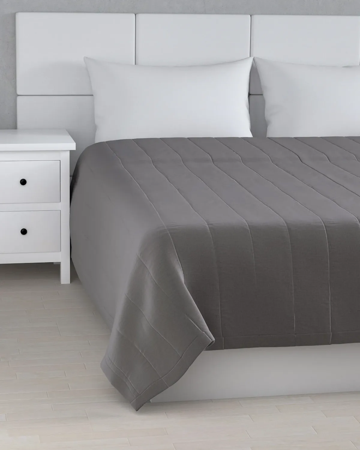 Tagesdecke mit Streifen-Steppung Farbe braun Stoff samt van Dekoria – productfoto