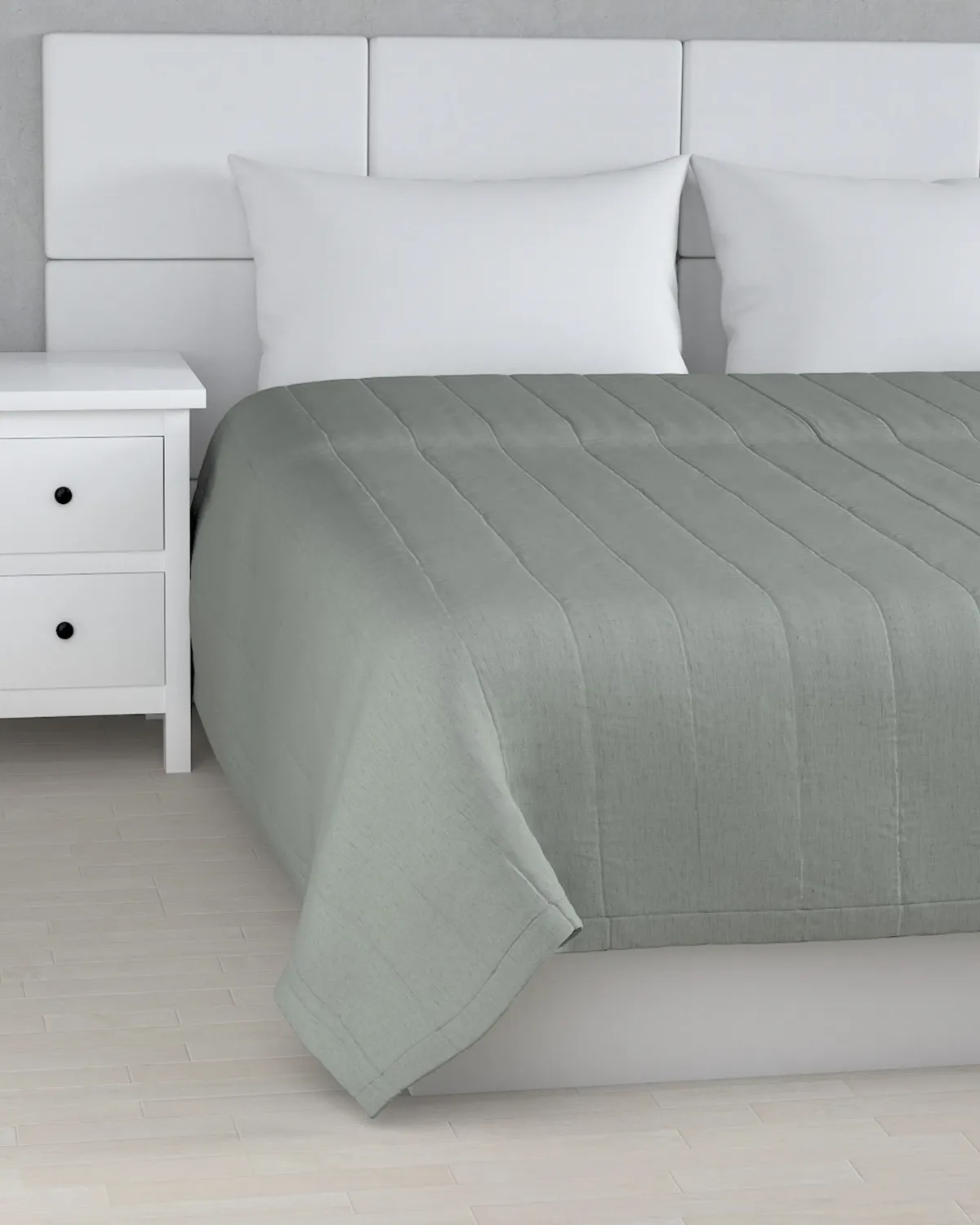 Tagesdecke mit Streifen-Steppung Farbe grau Stoff halbtransparent, strukturiert, aus leinen van Dekoria – productfoto