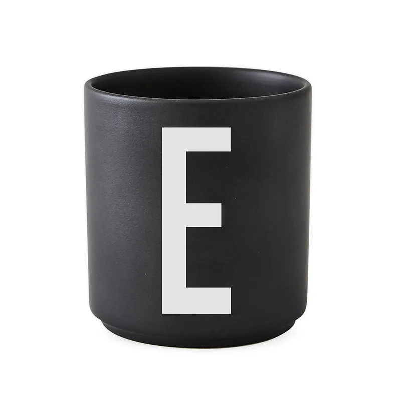 Design Letters Becher schwarz E by Design Letters – product photo