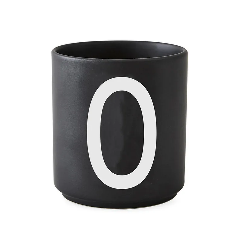 Design Letters Becher schwarz O by Design Letters – product photo