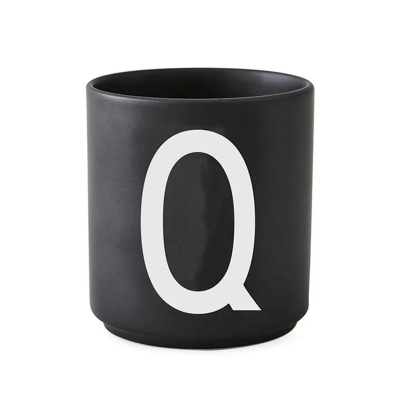 Design Letters Becher schwarz Q de Design Letters – photo du produit