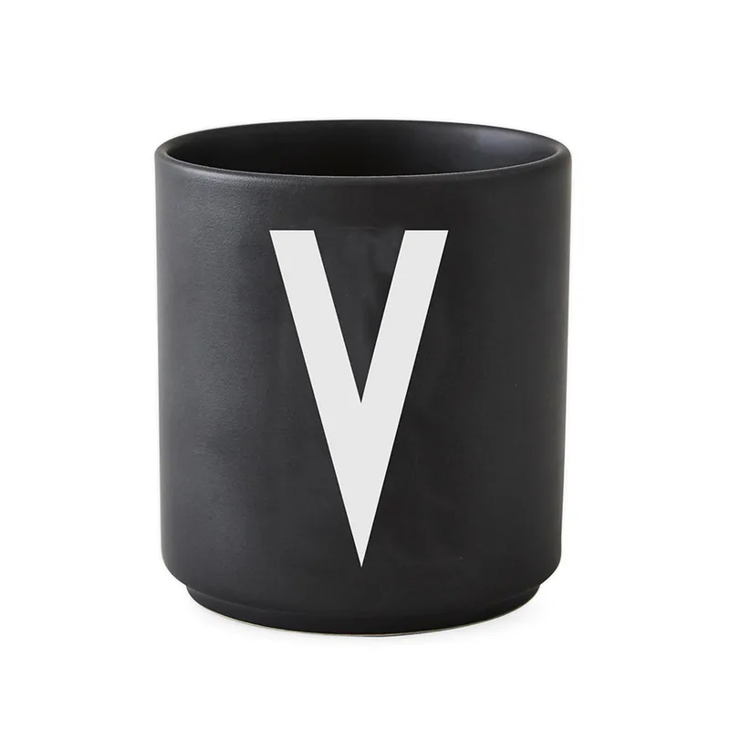 Design Letters Becher schwarz V de Design Letters – photo du produit