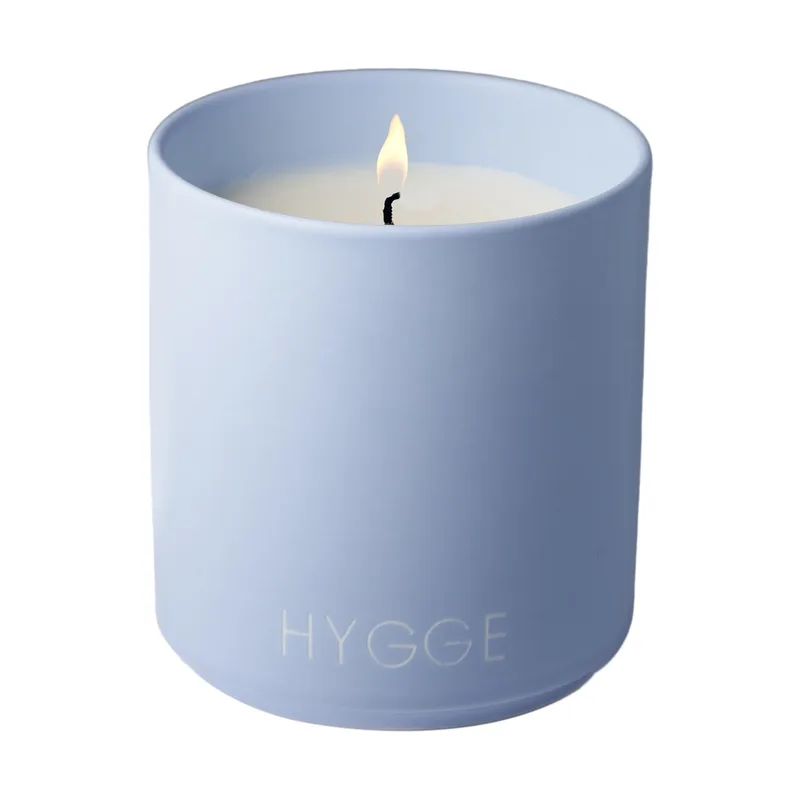 Duftkerze large Ø8 cm Hygge-blue von Design Letters – Produktfoto