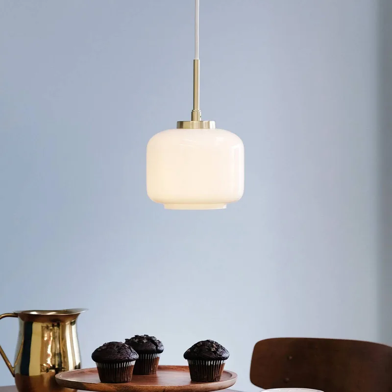 Arp hanglamp, messingkleurig, glas, Ø 15 cm by Dyberg Larsen in Messing, wit – product photo