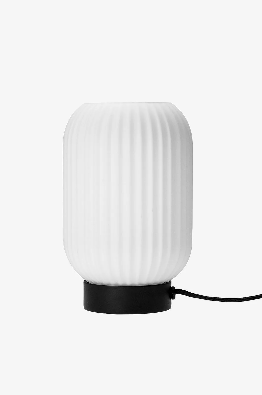 Bordslampa Riflet - Bordslampor - Från Homeroom von Dyberg Larsen in Weiß – Produktfoto