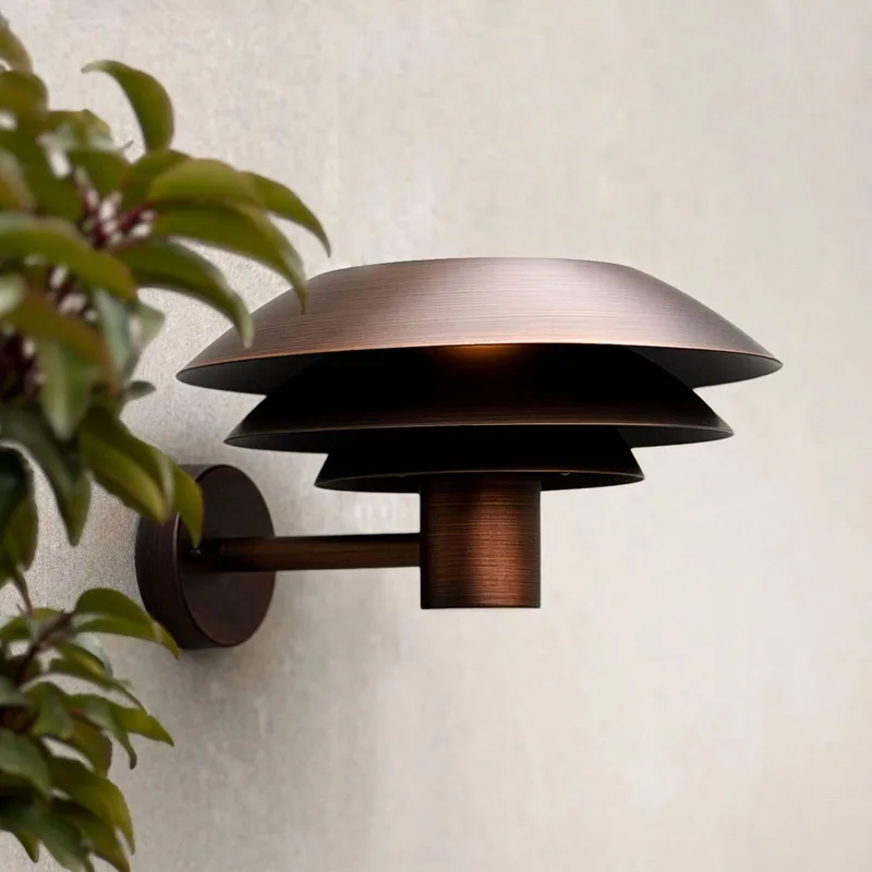 buitenwandlamp DL31, Ø 31 cm de Dyberg Larsen en Antiek koper – photo du produit