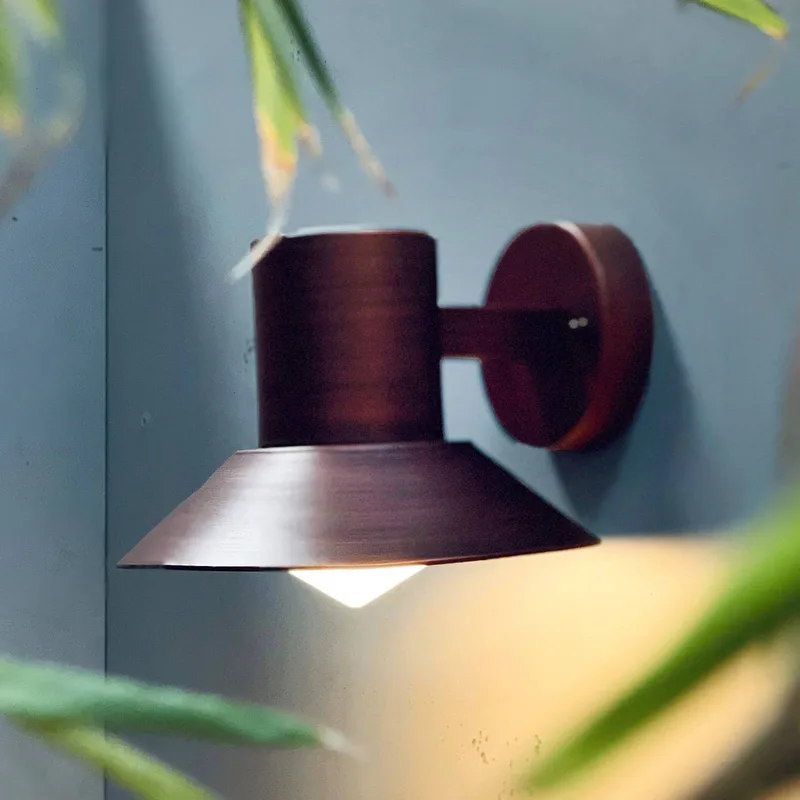 buitenwandlamp Venice, koperkleurig, Ø 20 cm van Dyberg Larsen in Antiek koper – productfoto