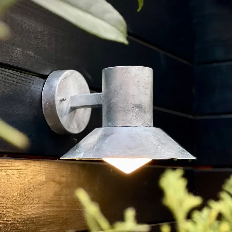buitenwandlamp Venice, Ø 20 cm von Dyberg Larsen in Gegalvaniseerd – Produktfoto