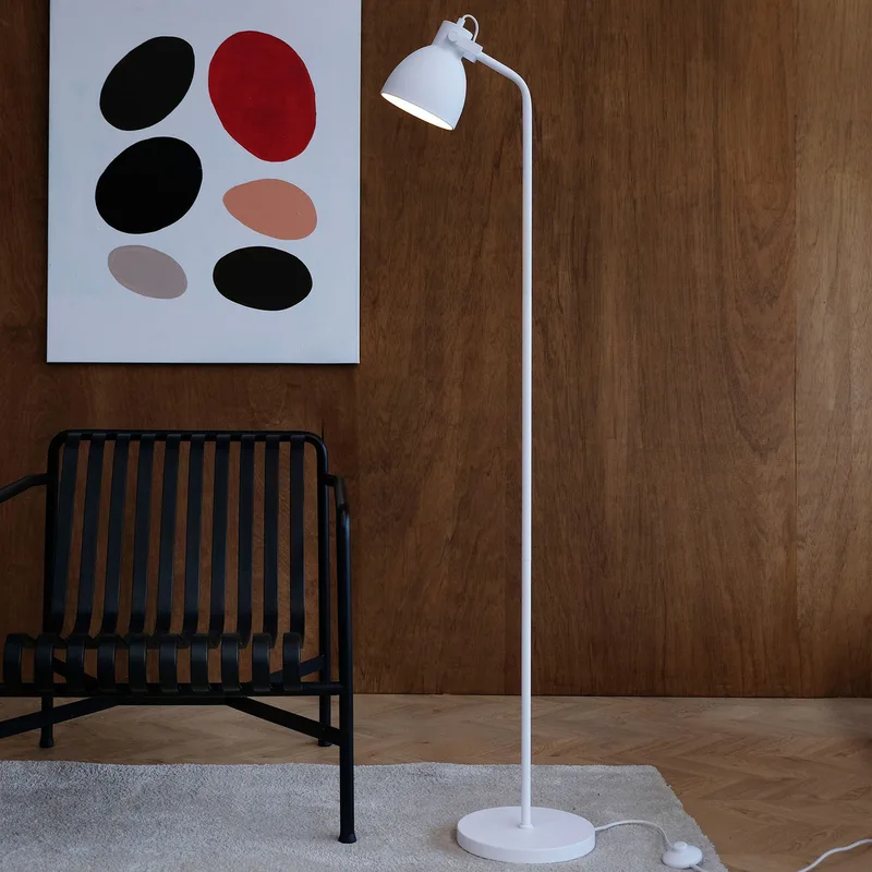 Coast Vloerlamp Matt White - Dyberg Larsen - Woonkamer - Scandinavisch - Metaal - Met lampenkap von Dyberg Larsen – Produktfoto