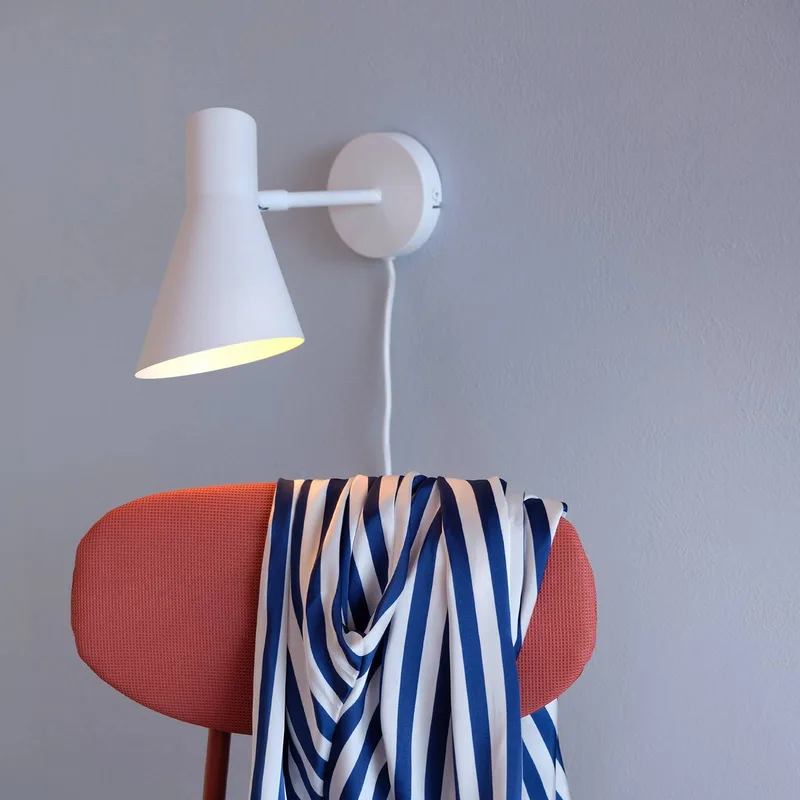 DL12 wandlamp van Dyberg Larsen in Wit – productfoto