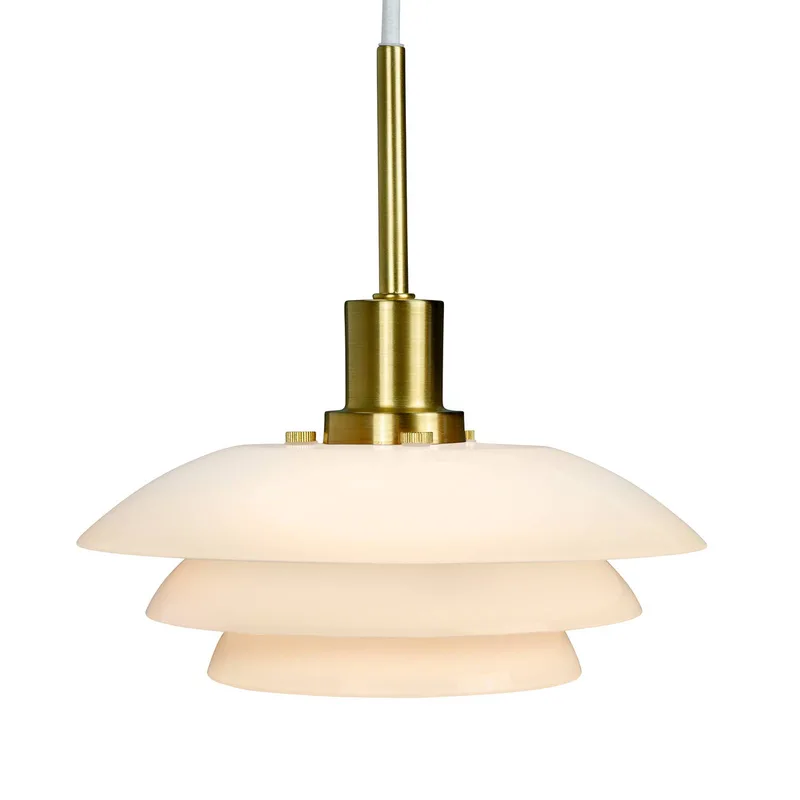 DL20 hanglamp glazen kap, messing van Dyberg Larsen in Messing, opaal – productfoto