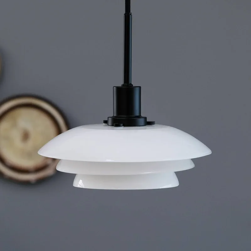 DL20 hanglamp glazen kap, zwart van Dyberg Larsen in Zwart, opaal – productfoto