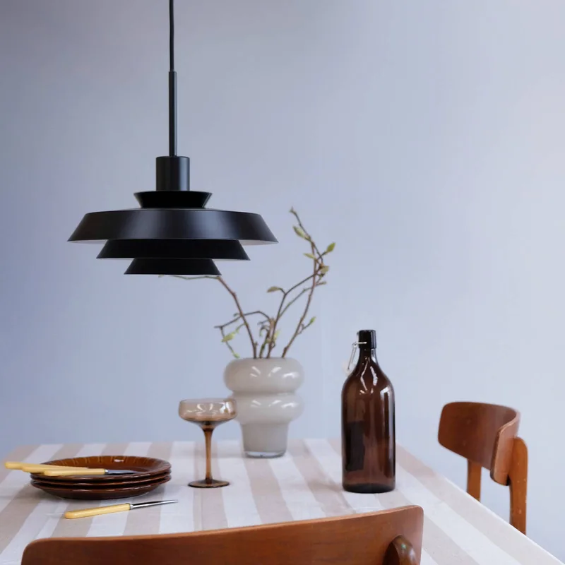 DL30 hanglamp Ø 30 cm van Dyberg Larsen in Zwart – productfoto