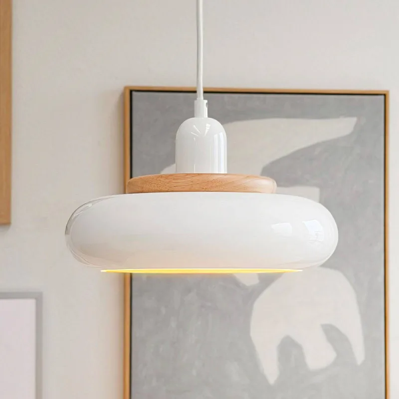 hanglamp Planet Mini, wit, Ø 27 cm, metaal van Dyberg Larsen in Wit, licht hout – productfoto