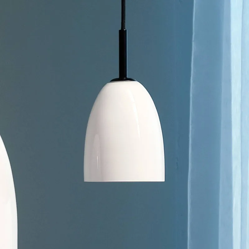 Jazz hanglamp opaal/zwart 18 cm van Dyberg Larsen in Matzwart, opaal – productfoto