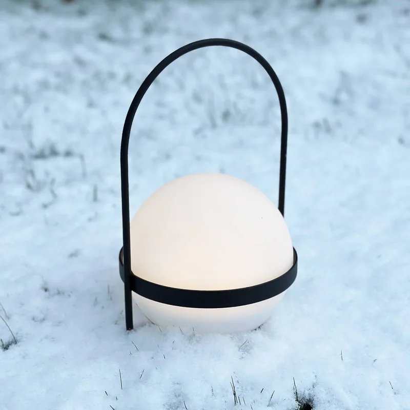 LED lamp op zonne-energie Summer, wit/zwart Hoogte 26 cm van Dyberg Larsen in Zwart, wit – productfoto