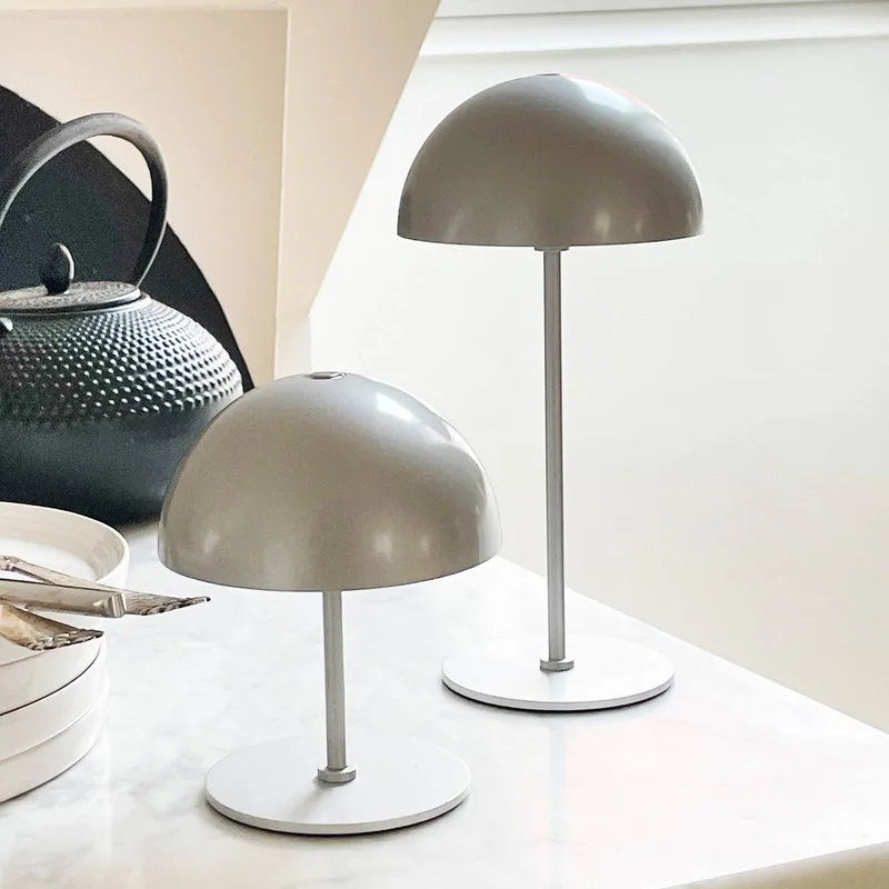 LED tafellamp op batterijen Along, set van 2 von Dyberg Larsen in Zilver – Produktfoto
