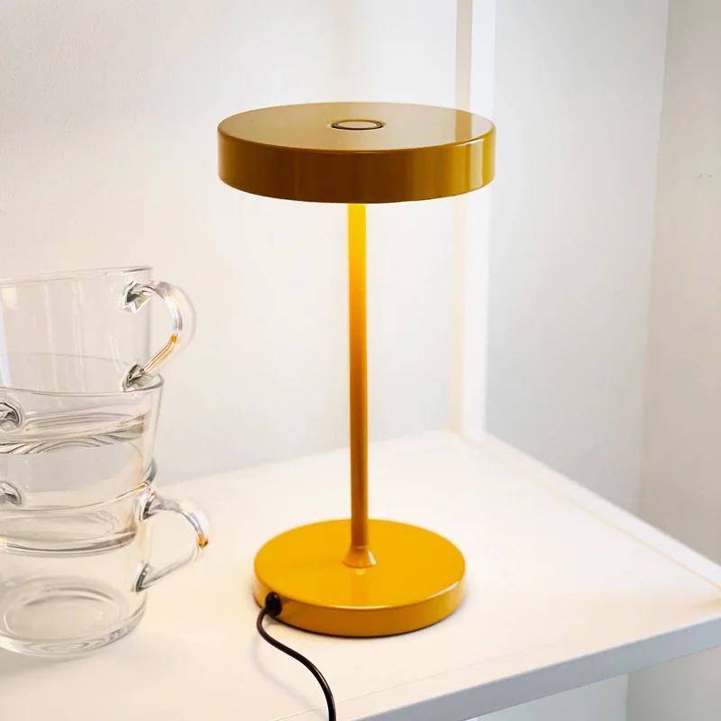 LED tafellamp Starlight, hoogte 26 cm van Dyberg Larsen in Geel – productfoto