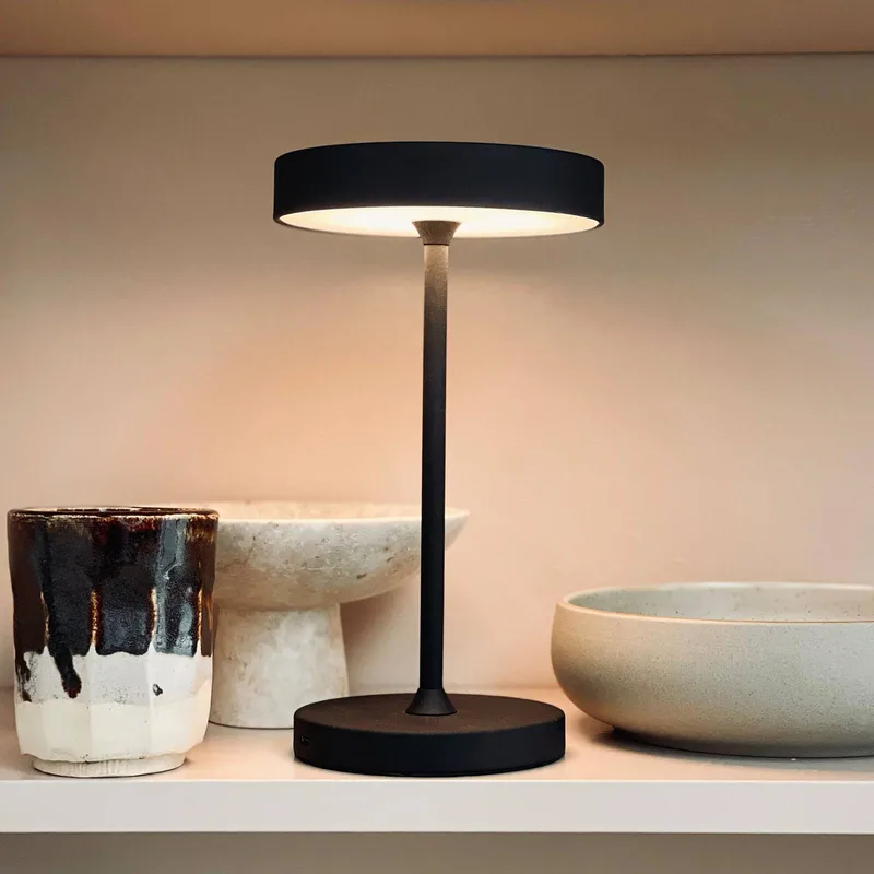 LED tafellamp Starlight, hoogte 26 cm von Dyberg Larsen in Zwart – Produktfoto