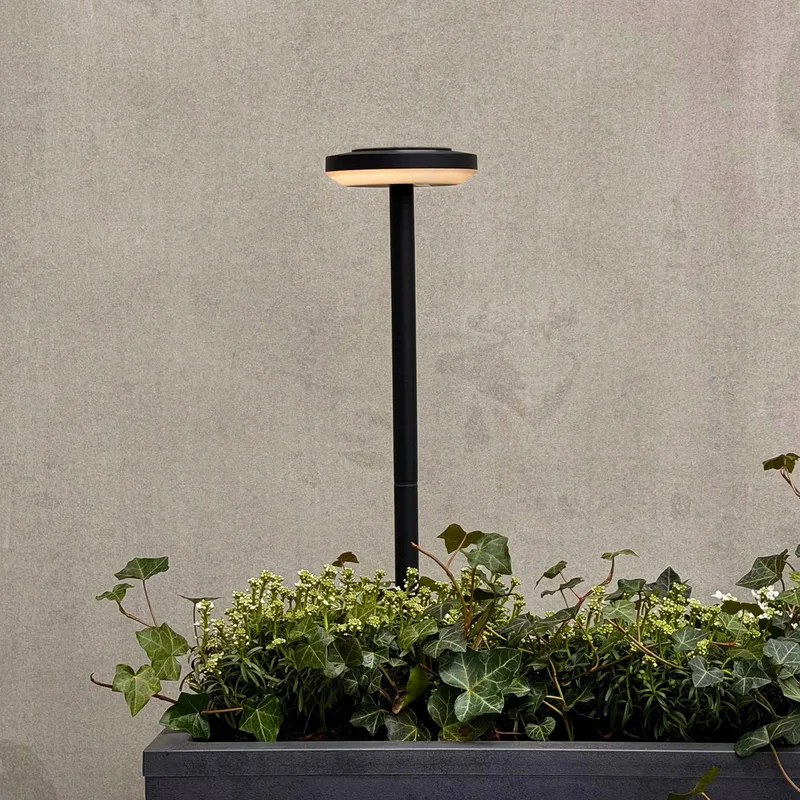 LED tuinpadverlichting op zonne-energie Otera 50 cm, grondpen, von Dyberg Larsen in Zwart – Produktfoto