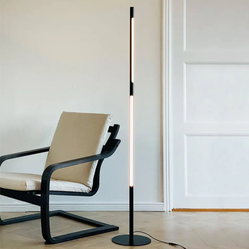 LED vloerlamp Vagner, hoogte 150 cm by Dyberg Larsen in Zwart – product photo