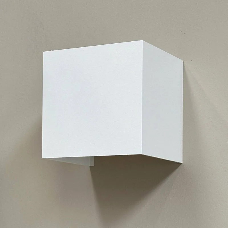LED wandlamp Venus, breedte 10 cm by Dyberg Larsen in Wit – product photo