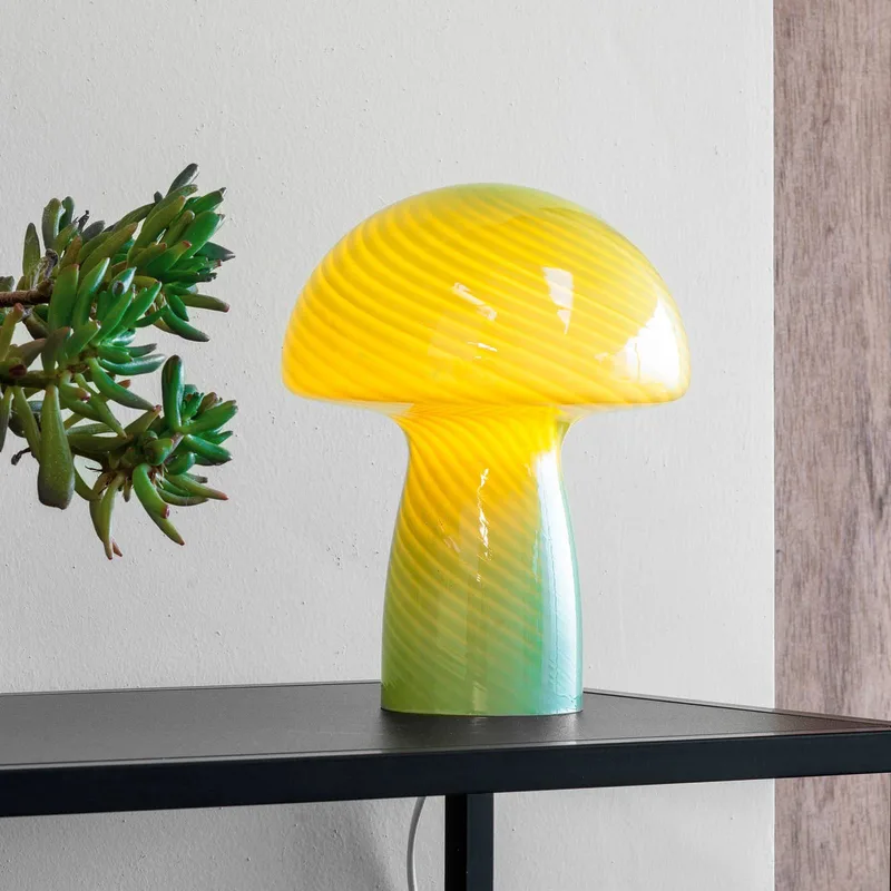 Paddenstoel tafellamp, hoogte 23 cm, glas de Dyberg Larsen en Groen – photo du produit