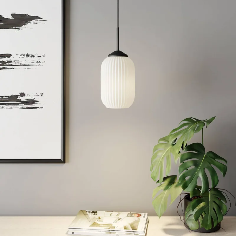 Riflet glazen hanglamp, Ø 14 cm de Dyberg Larsen en Opaalwit, zwart – photo du produit