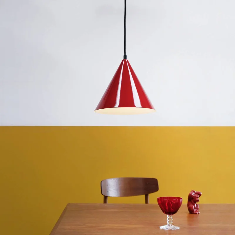 Ron hanglamp van Dyberg Larsen in Glanzend donkerrood – productfoto