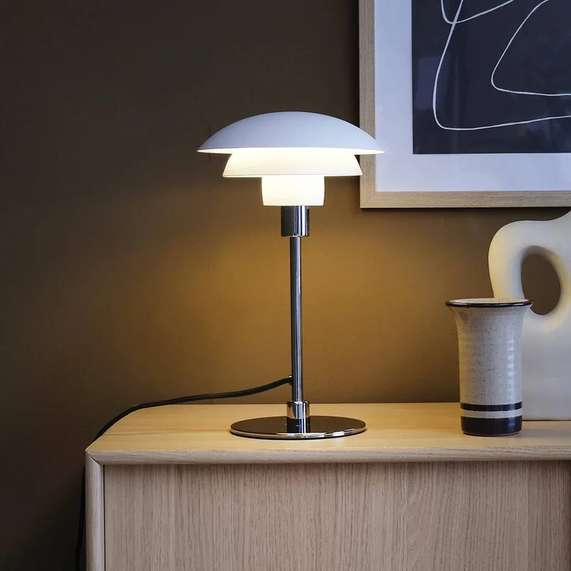 tafellamp Morph, wit, hoogte 35 cm, metaal van Dyberg Larsen in Wit, aluminium – productfoto