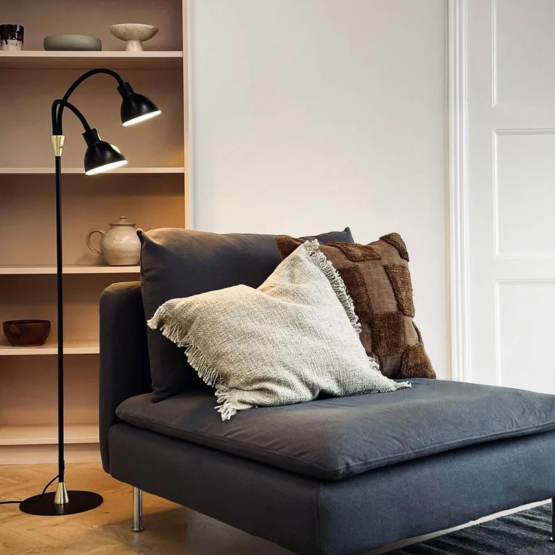 vloerlamp Lilje, zwart, hoogte 135 cm, 2-lamps. by Dyberg Larsen in Zwart, messing – product photo