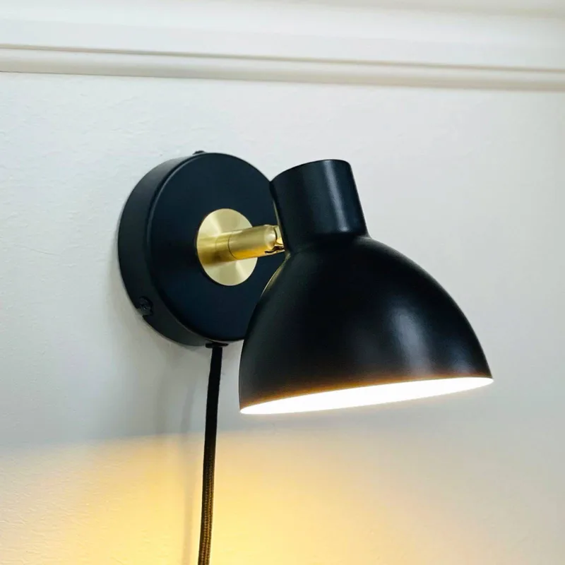 wandlamp Lilje, zwart, Ø 16 cm, metaal von Dyberg Larsen in Zwart, messing – Produktfoto