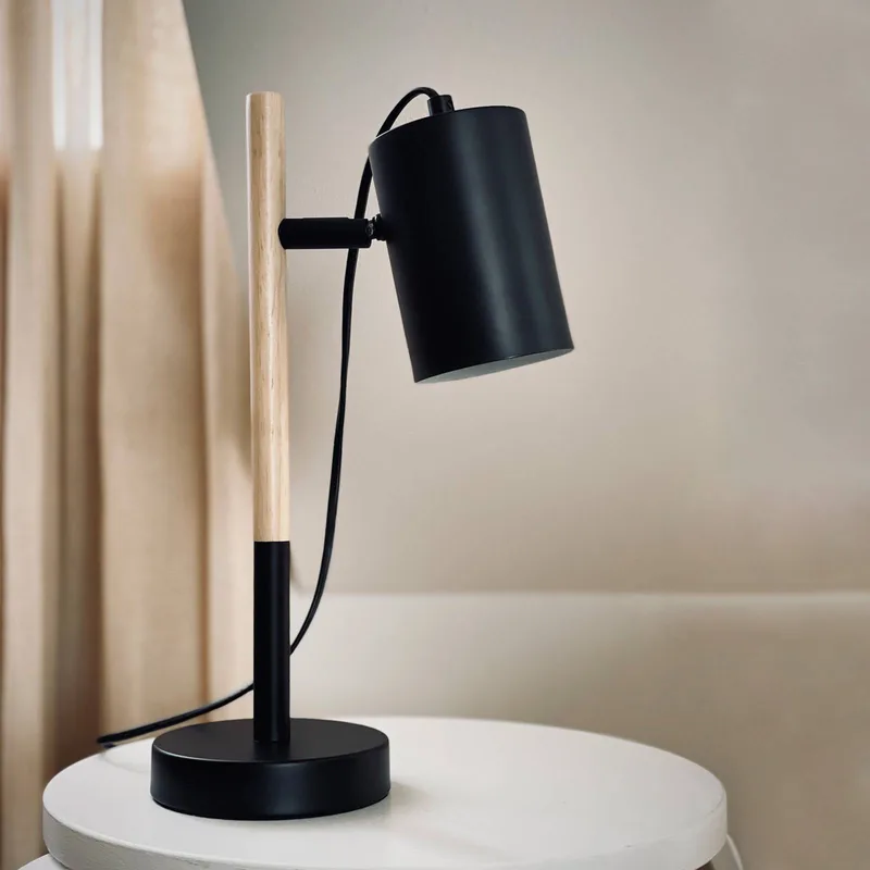 Woody tafellamp van Dyberg Larsen in Zwart, bruin – productfoto