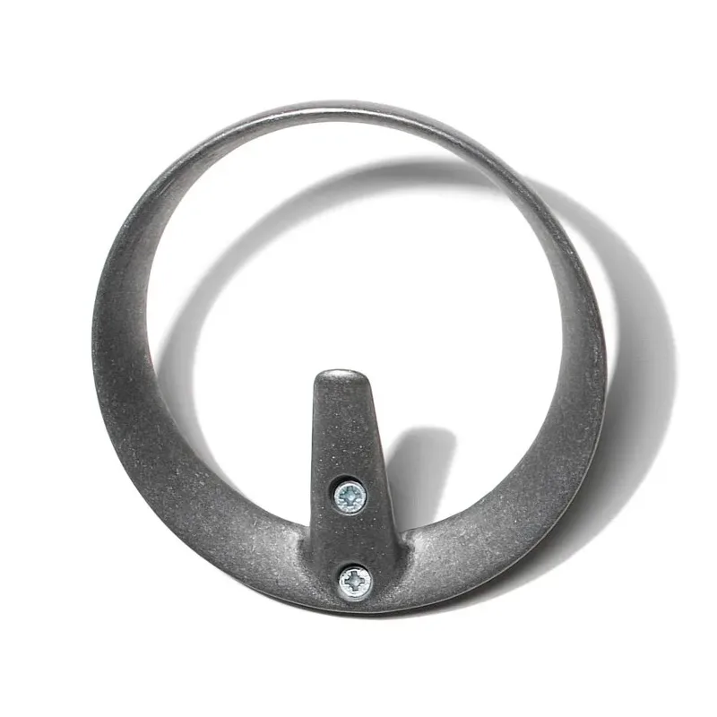 Gloria Wandhaken Aluminium van Essem Design – productfoto