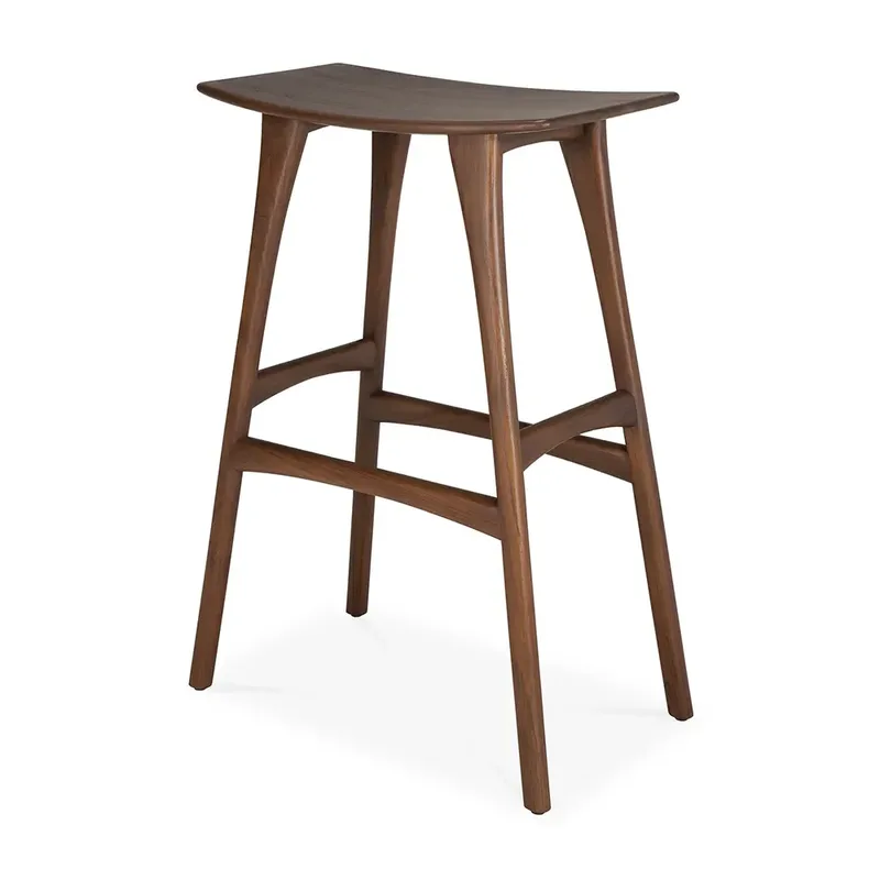 Osso Barhocker Braun lackiertes Teakholz fra Ethnicraft – produktbillede