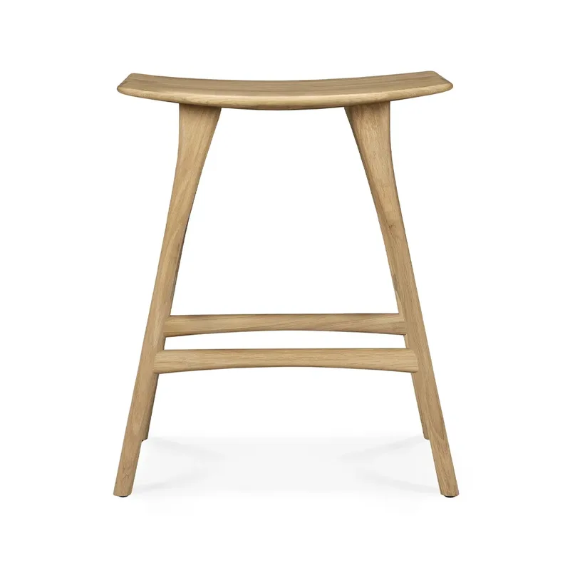 Osso Counter hohe Hocker 67 cm Hartholz geölte Eiche från Ethnicraft – produktbild