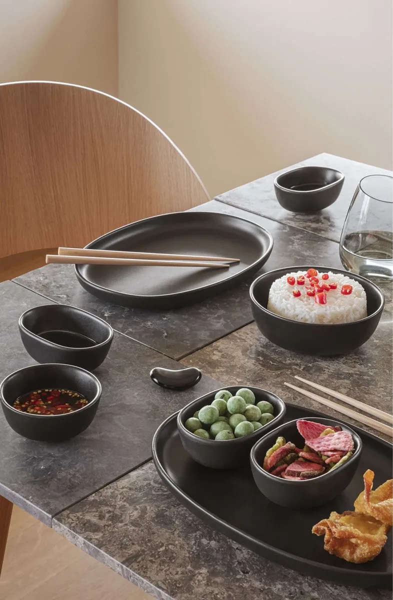 Nordic Kitchen Serveerbord 36 cm - Keramiek von Eva Solo in Zwart – Produktfoto