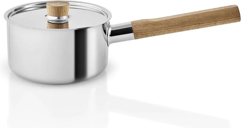 Nordic Kitchen Stainless Steel Steelpan Ø 16 cm 1.5 Liter - Roestvast Staal - Hout von Eva Solo in Zilver – Produktfoto