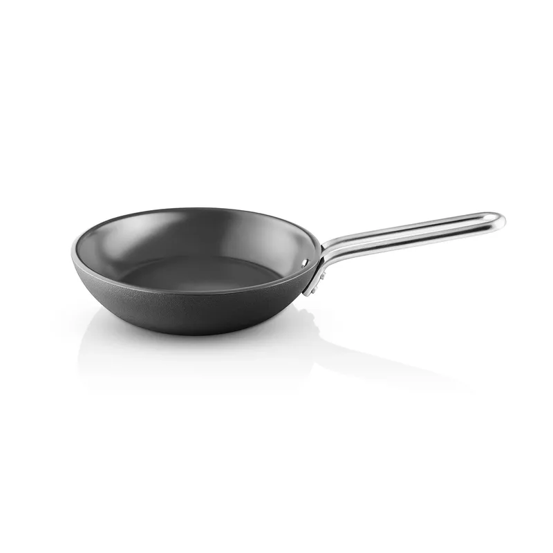 Professional Laser Titanium Slip-Let Bratpfanne Black, Ø20 cm van Eva Solo – productfoto