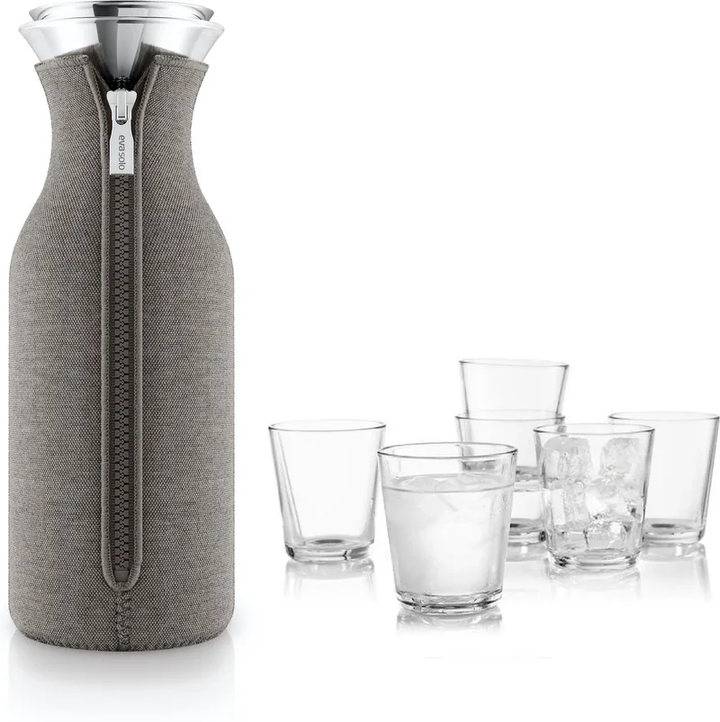 Set: Fridge karaf van Eva Solo met 6 glazen van Eva Solo in Taupe – productfoto